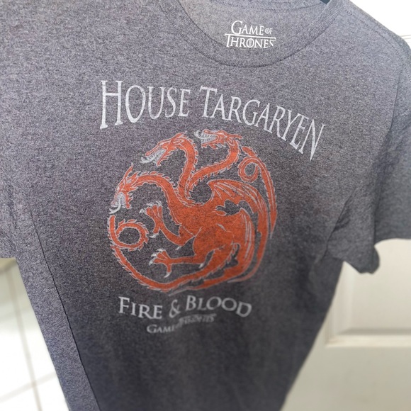 House Targaryen Fire & Blood Game of Thrones Tee size Medium - Picture 3 of 6